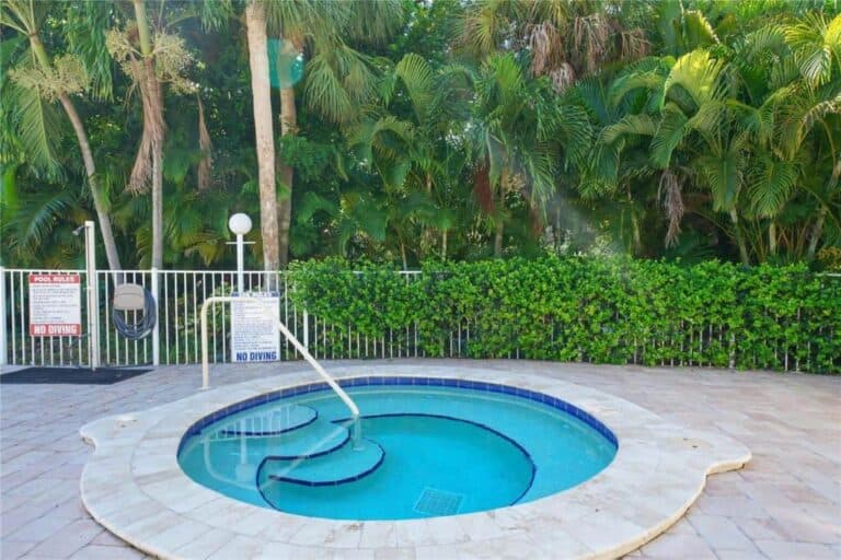 Beach Castle Condos in Longboat Key, FL. - Hot Tub