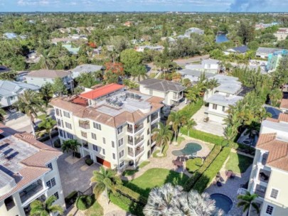 Beach Villas Condos in Siesta Key, FL. - Aerial