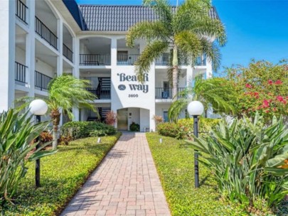 Beachway Condos in Siesta Key, FL. - Entrance