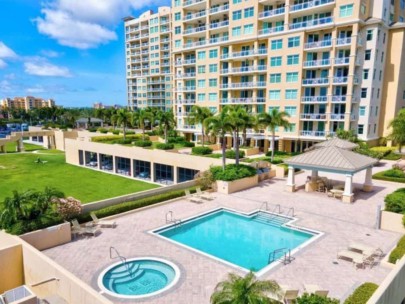 Bel Mare Condos in Palmetto, FL. - Pool and Hot Tub