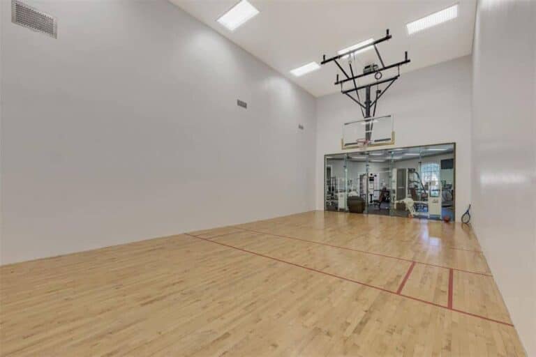Bella Villino Condos For Sale in Palmer Ranch Sarasota, FL. - Basketball Court