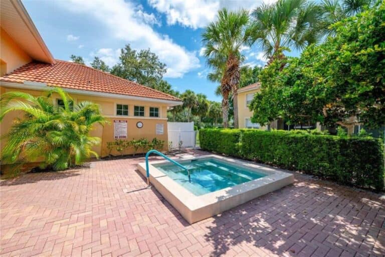 Boca Grove Condos in Lakewood Ranch, FL. - Hot Tub