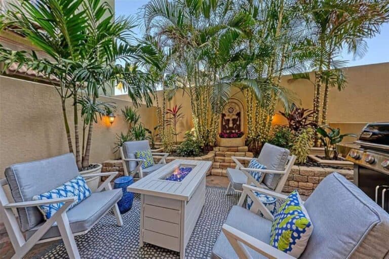 Burns Court Villas in Downtown Sarasota, FL. - Sittng Area