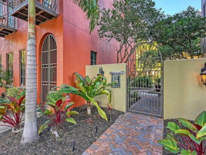 Burns Court Villas in Downtown Sarasota, FL. - Courtyard