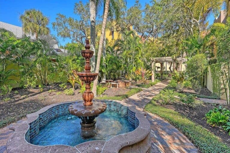 Burns Court Villas in Downtown Sarasota, FL. - Fountain