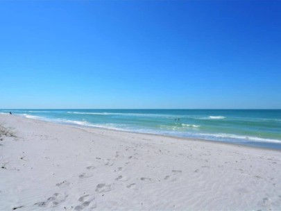 Buttonwood Cove Condos in Longboat Key, FL. - Beach