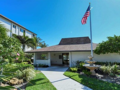 Buttonwood Cove Condos in Longboat Key, FL. - Clubroom