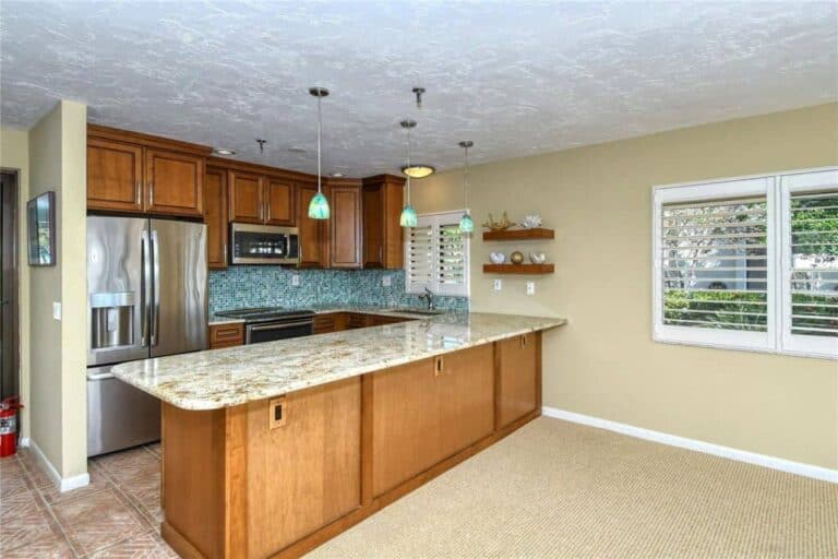 Buttonwood Cove Condos in Longboat Key, FL. - Clubroom