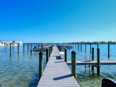 Buttonwood Cove Condos in Longboat Key, FL. - Fishing Pier