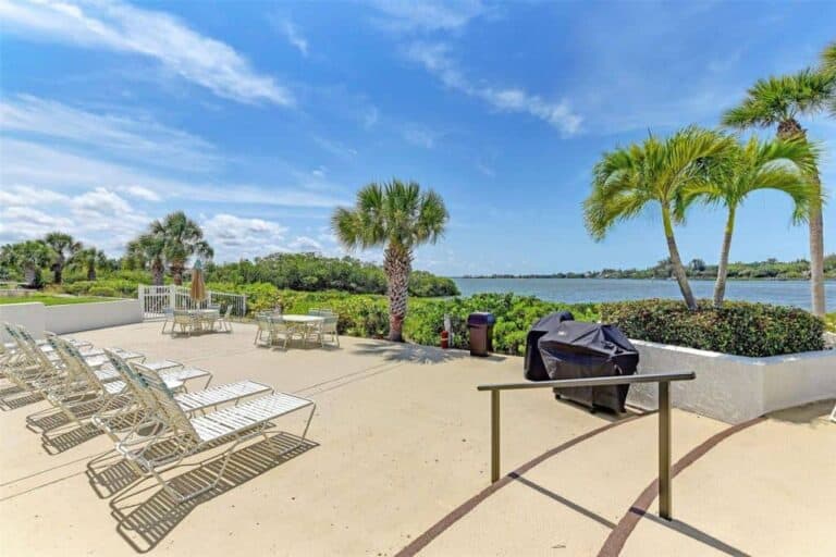 Castel Del Mare Condos in Sarasota, FL. - BBQ Grill