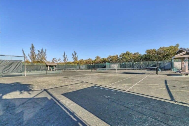 Cedars East Condos in Longboat Key, FL. - Tennis Courts