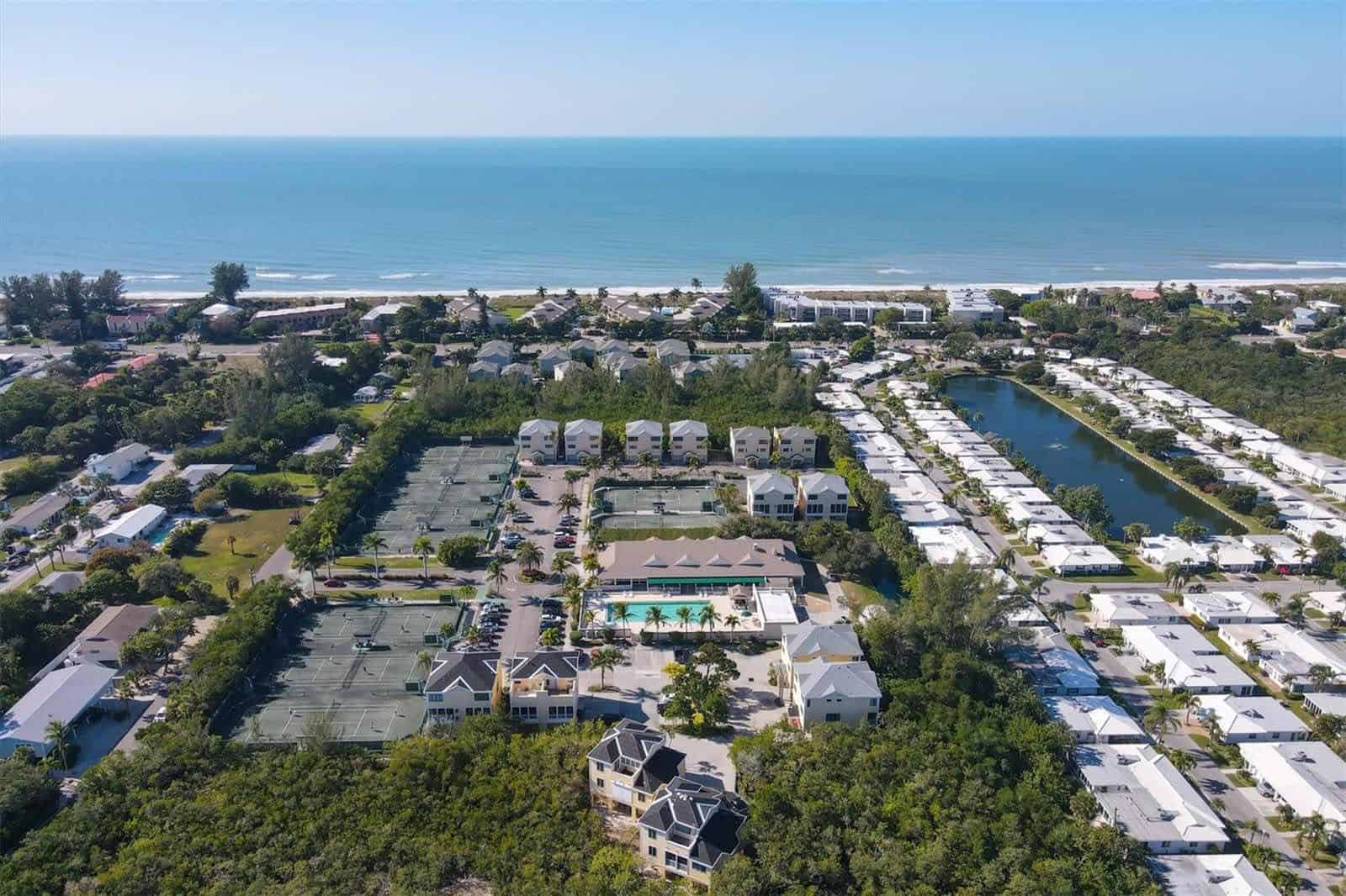 Cedars East Condos For Sale in Longboat Key, FL.