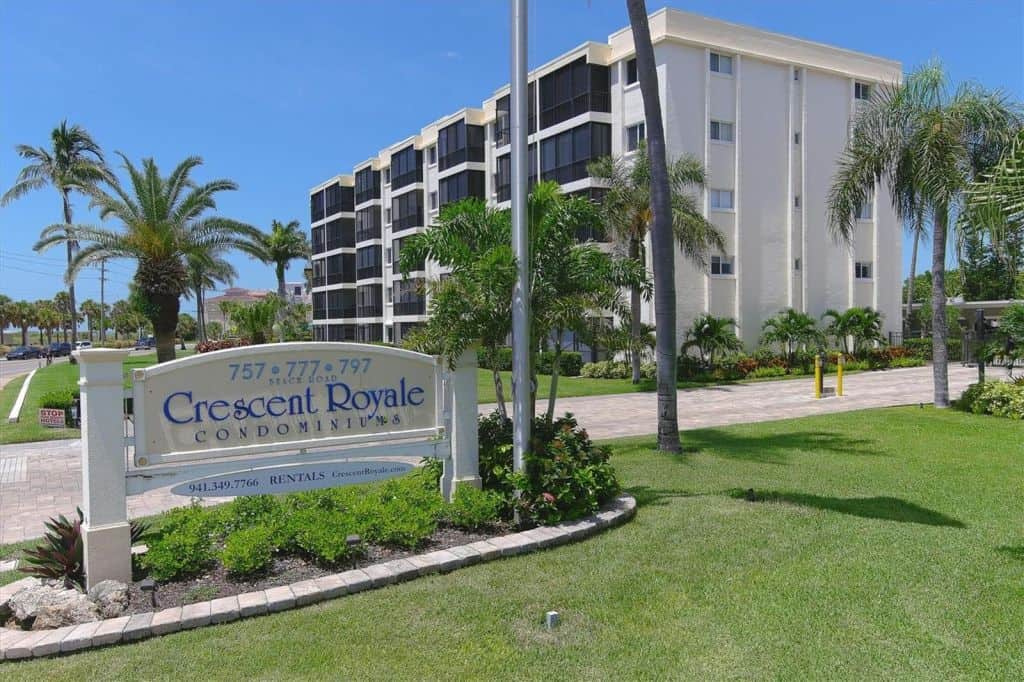 Crescent Royale Condos in Siesta Key, FL. - Building