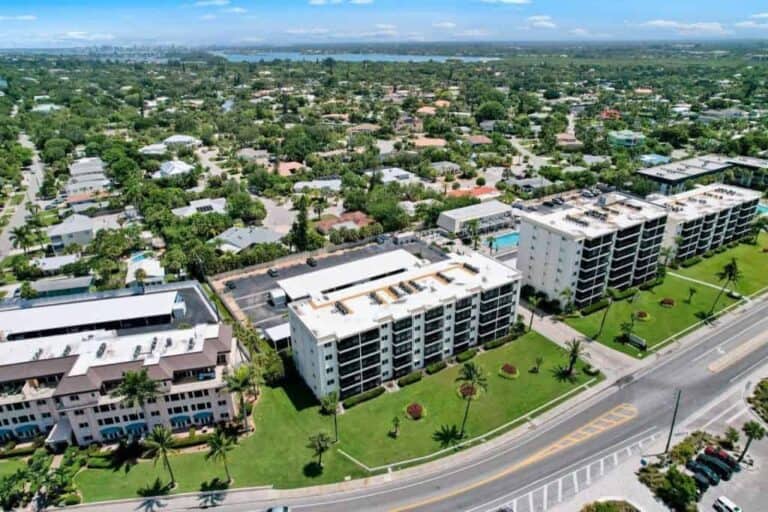 Crescent Royale Condos in Siesta Key, FL. - Aerial
