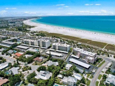 Crescent Royale Condos in Siesta Key, FL. - Aerial