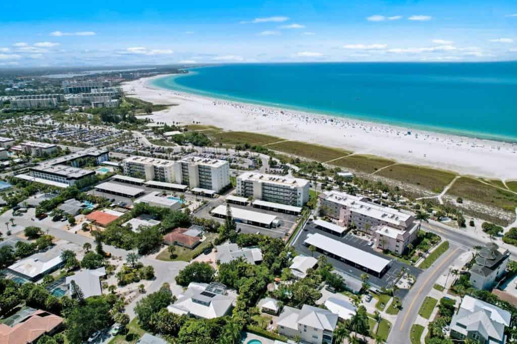 Crescent Royale Condos in Siesta Key, FL. - Aerial