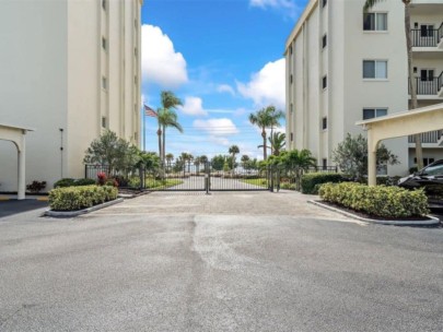 Crescent Royale Condos in Siesta Key, FL. - Gated Entry