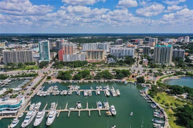 The 101 Condominium Condos in Downtown Sarasota, FL. - Marina
