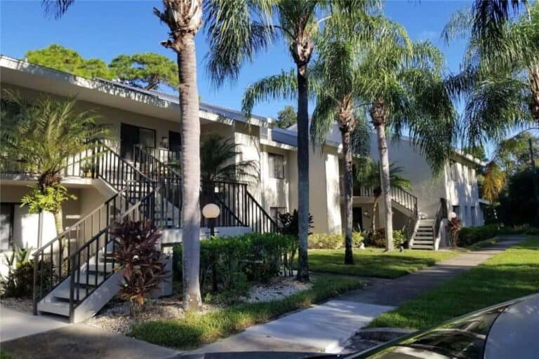 Eagle Creek Condos in Palm Aire Sarasota, FL. - Condo