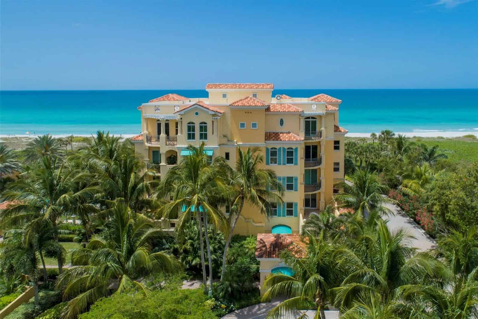 En Provence Condos For Sale in Longboat Key, FL.