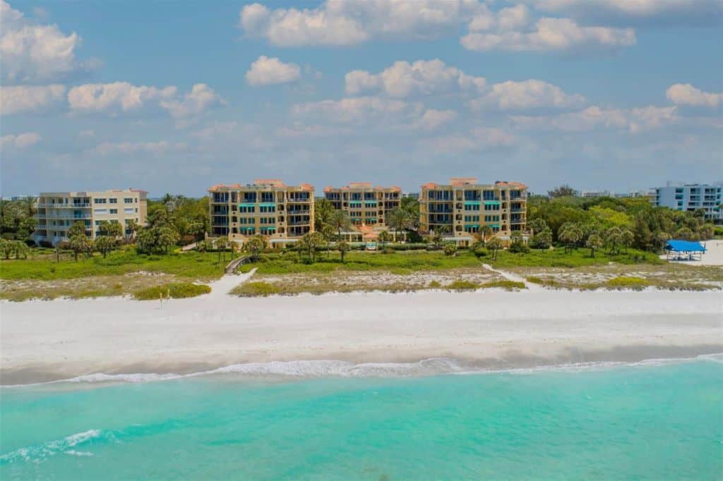 En Provence Condos in Longboat Key, FL. - Pool