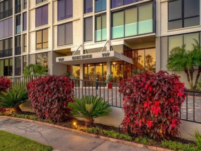 Essex House Condos in Downtown Sarasota, FL. - Entrance