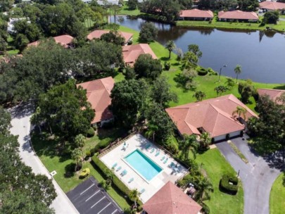 Golf Pointe Condos in Palm Aire Sarasota, FL. - Pool