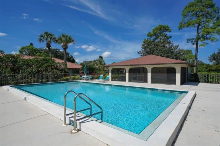 Golf Pointe Condos in Palm Aire Sarasota, FL. - Pool