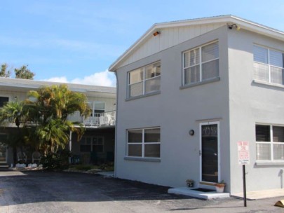 Gulf Holiday Condos in Siesta Key, FL. - Building