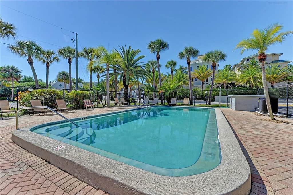 Gulf Holiday Condos in Siesta Key, FL. - Pool