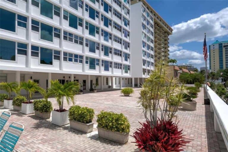 Gulfstream Towers Condos in Downtown Sarasota, FL. - Building