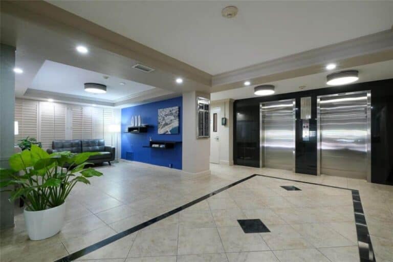 Gulfstream Towers Condos in Downtown Sarasota, FL. - Elevators