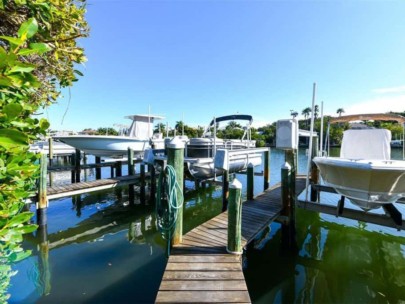 Hamilton Club Homes in Siesta Key, FL. - Boat Docks