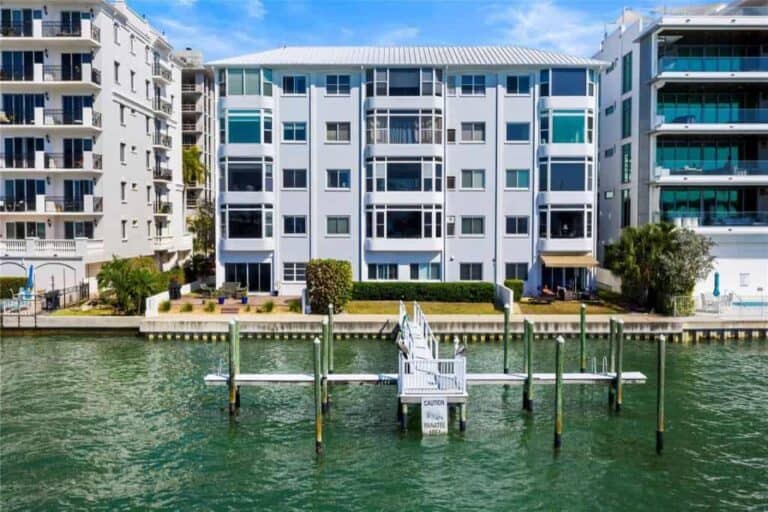 Harbor House Condos in Downtown Sarasota, FL. - Bayfront