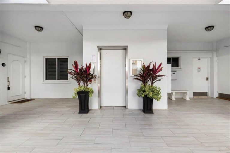 Harbor House Condos in Downtown Sarasota, FL. - Elevator