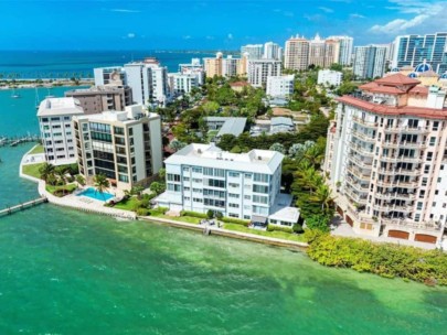 Harbor House South Condos in Downtown Sarasota, FL. - Waterfront