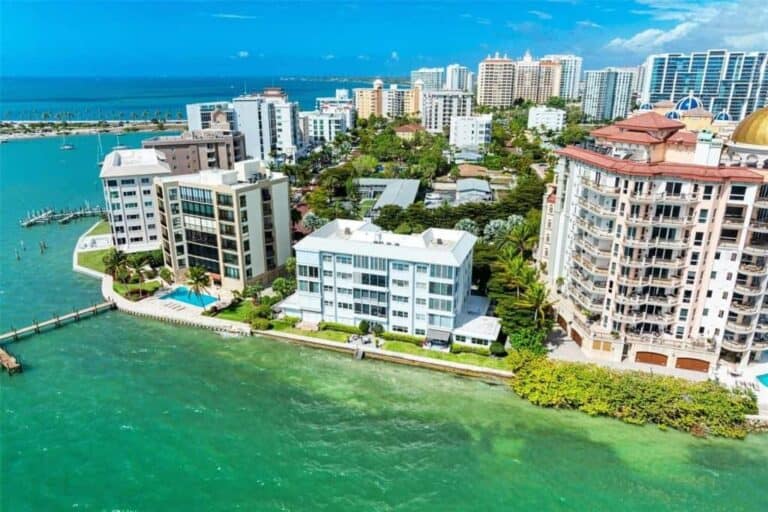Harbor House South Condos in Downtown Sarasota, FL. - Waterfront