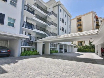 Harbor House South Condos in Downtown Sarasota, FL. - Front Entrance