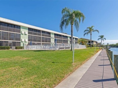 Inlet Condos in Siesta Key, FL. - Building