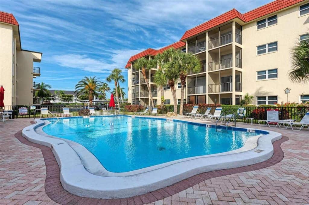 La Siesta Condos in Siesta Key, FL. - Pool