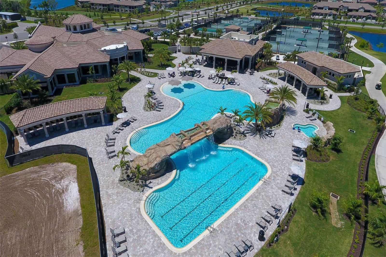 Lakewood National Condos For Sale in Lakewood Ranch, FL.