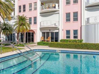 Le Chateau Condos in Downtown Sarasota, FL. - Pool