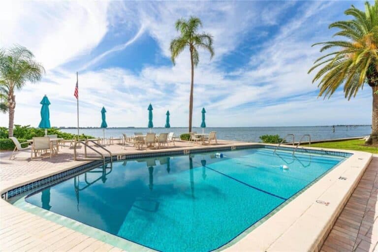 Le Chateau Condos in Downtown Sarasota, FL. - Pool