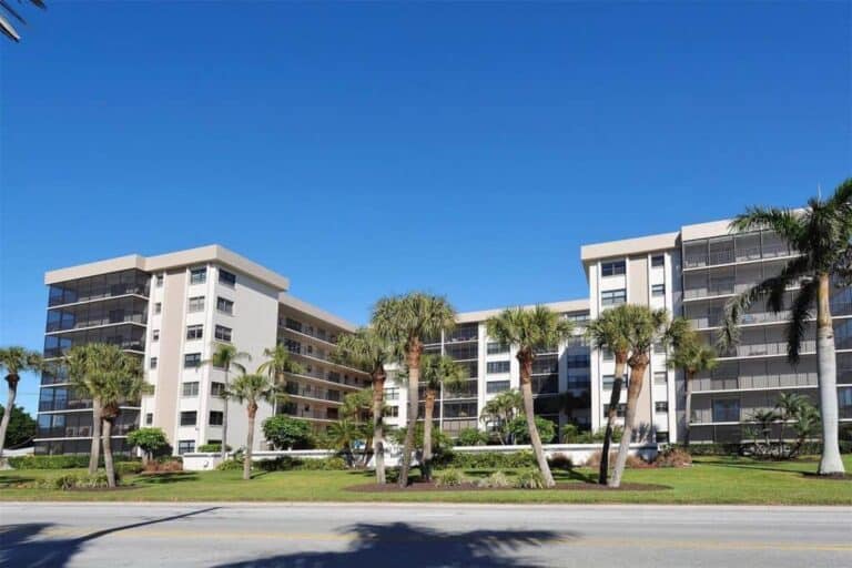 Lido Towers Condos in Lido Key Sarasota, FL. - Building