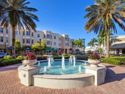 Lofts On Main Street Condos in Lakewood Ranch, FL. - Fountain