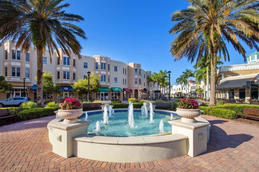 Lofts On Main Street Condos in Lakewood Ranch, FL. - Fountain