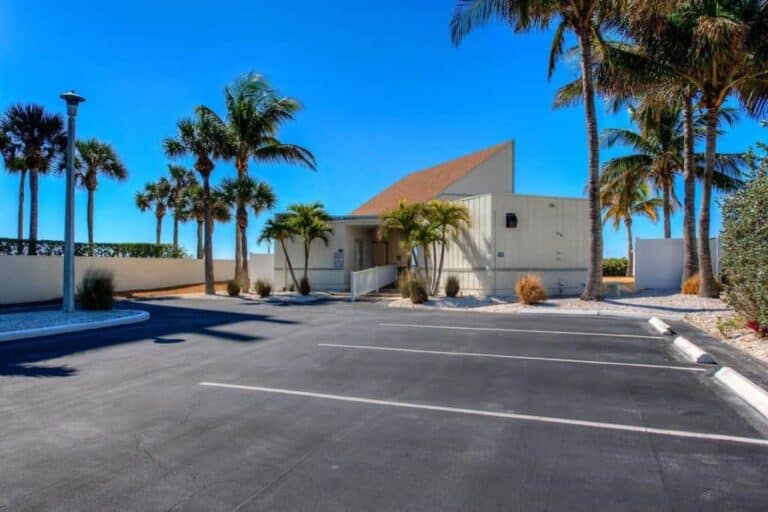 Longboat Harbour Condos in Longboat Key, FL. - Beach
