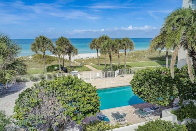 Longboat Harbour Towers Condos in Longboat Key, FL. - Pool