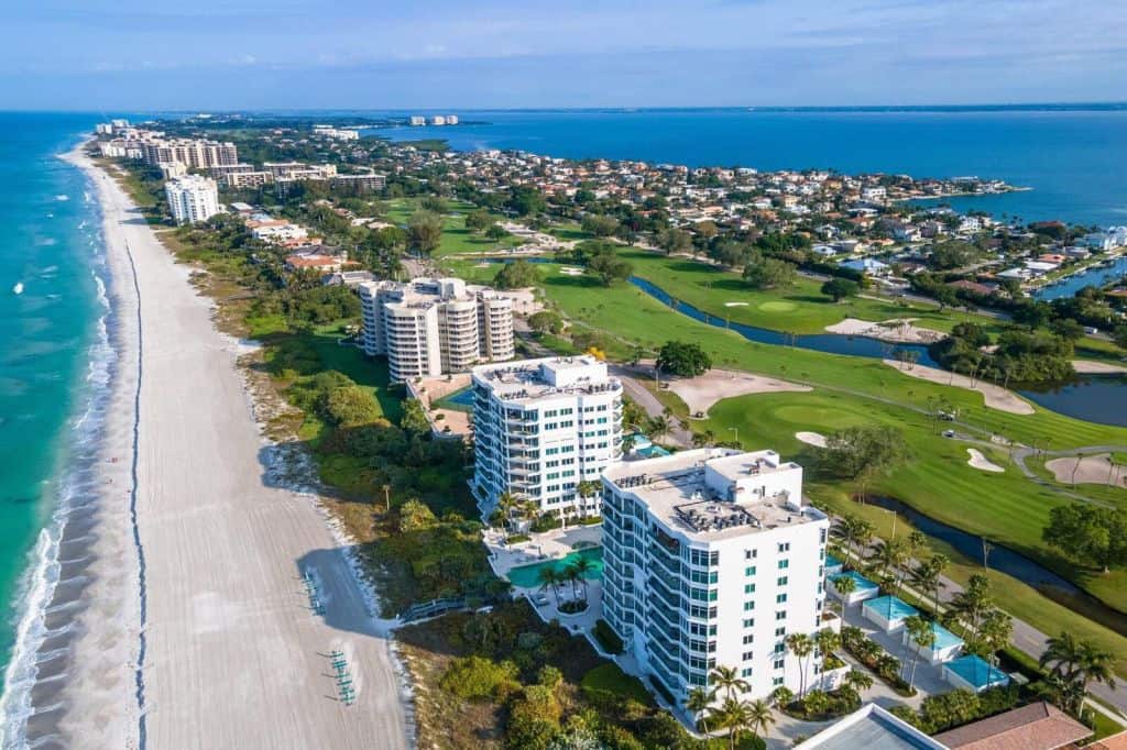 Longboat Key Club Condos in Longboat Key, FL. - Beachfront