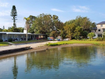 Longboat Pass Condos in Longboat Key, FL. - Waterfront